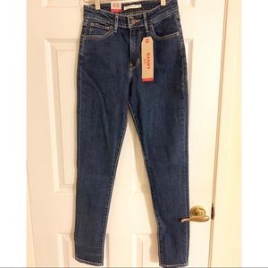 👖NWT LEVI’S JEANS 👖